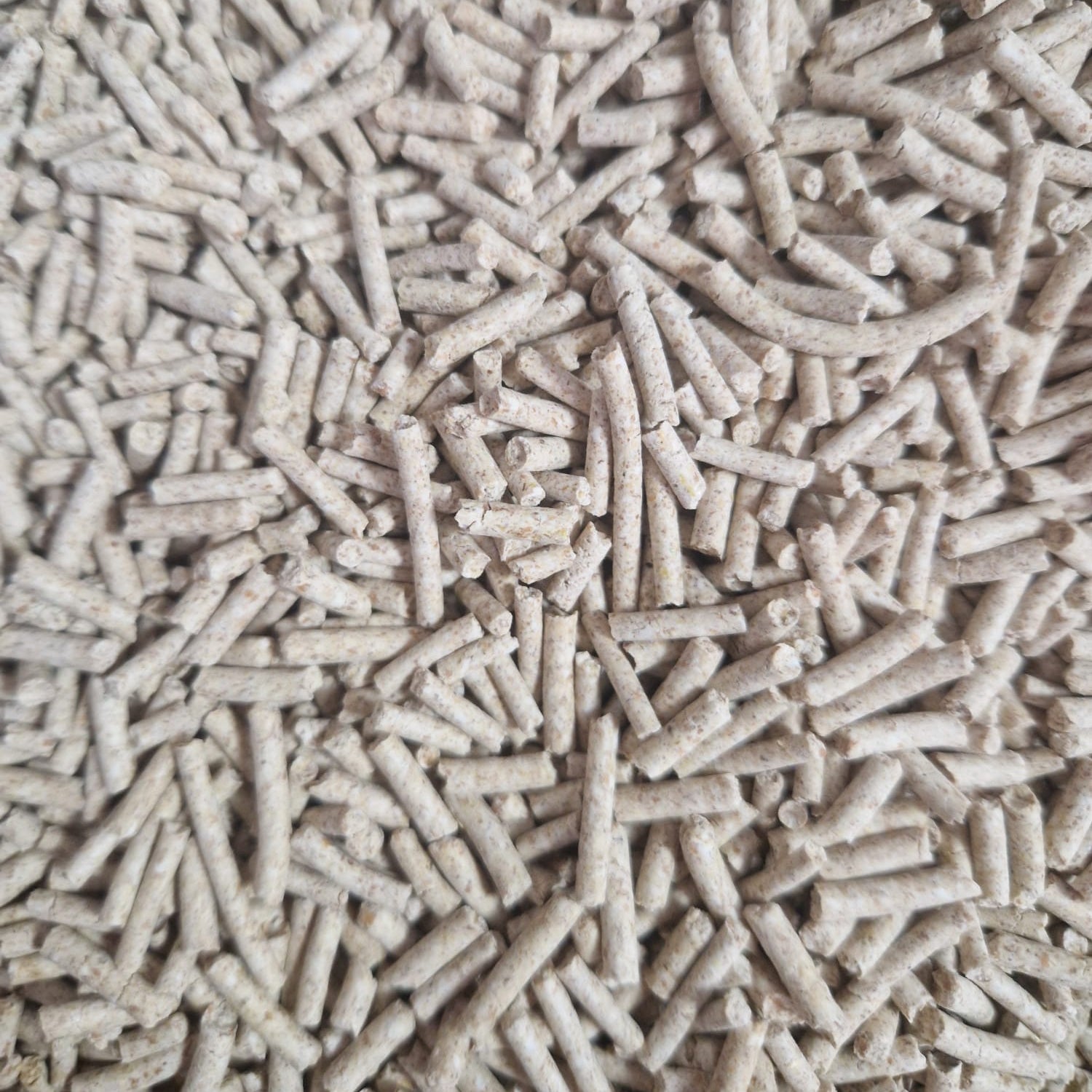 Tofu ecoMiau – Așternut biodegradabil și ecologic pentru pisici, natural, fara miros, Pachet 2x 8 Litri